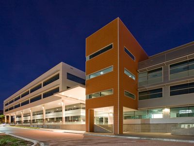 EQ2 / 70 Kent Street, Deakin
