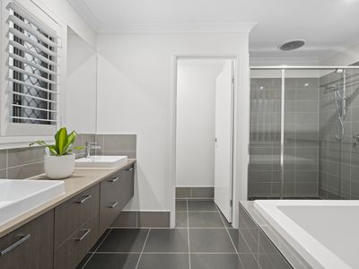 11 Nagel St, Gailes