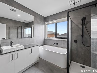 5 Meyer Crescent, Clyde North