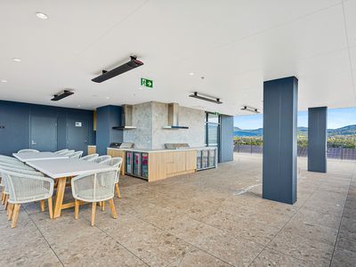 602 / 50 Gipps Street, Wollongong