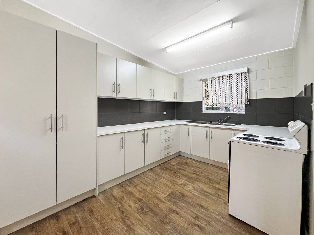 17 ARMSTRONG STREET, Atherton