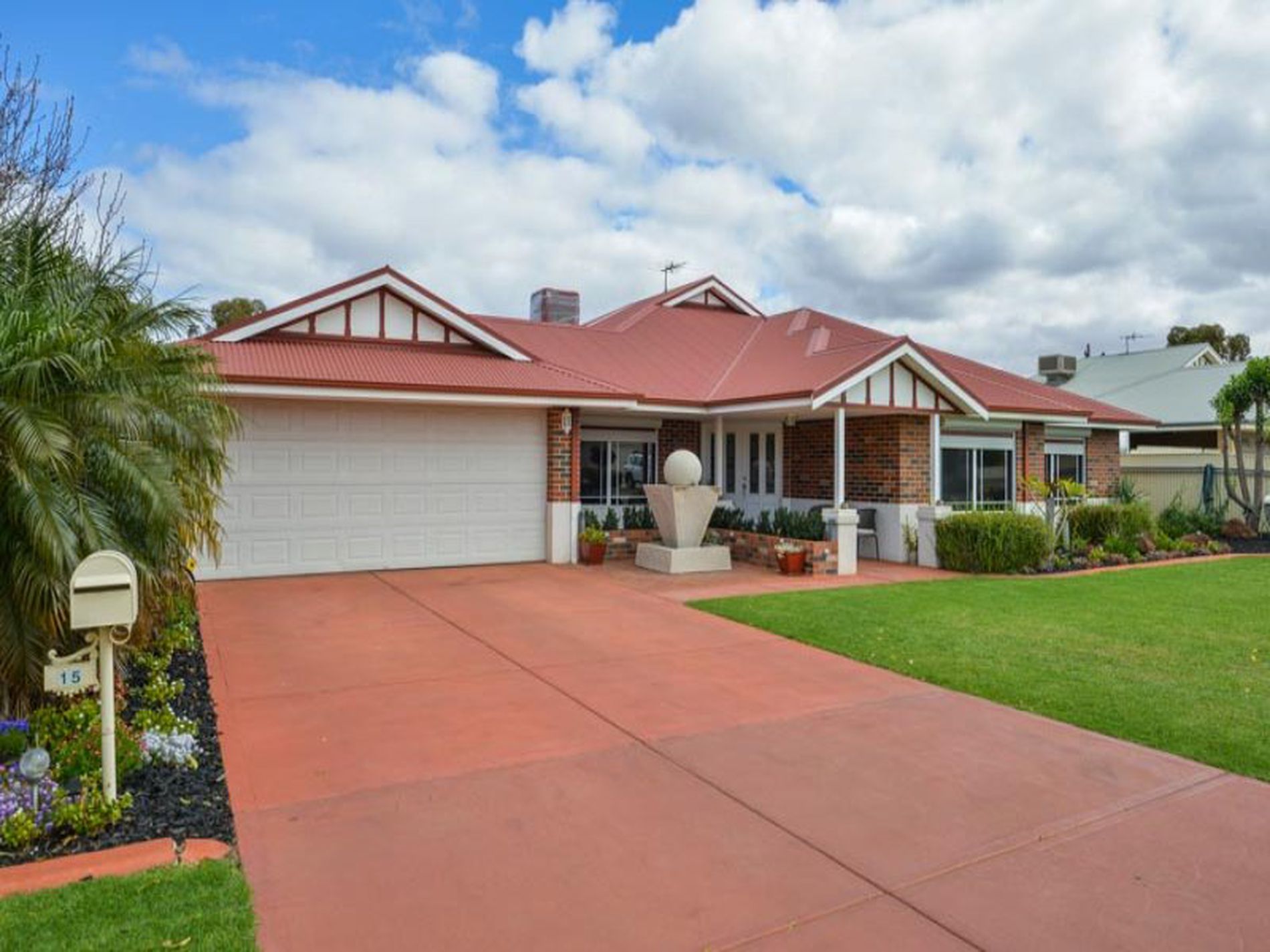 15 Vitali Crescent, Somerville