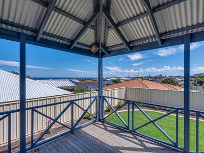 4 Trumpeter Parade, Yanchep