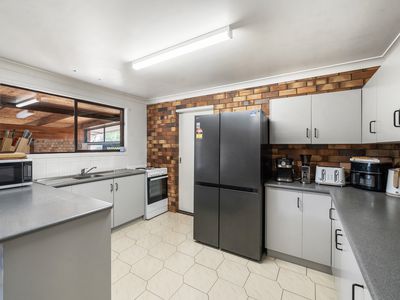 14 Maree Court, Centenary Heights