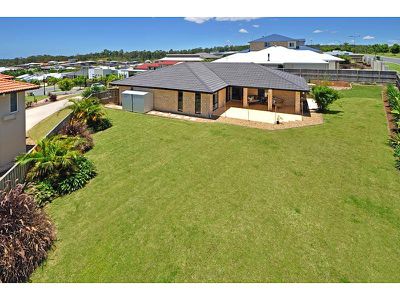 25 Laughlen Chase, Pacific Pines