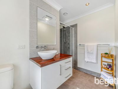 102 Clear View Parade, Hazelbrook