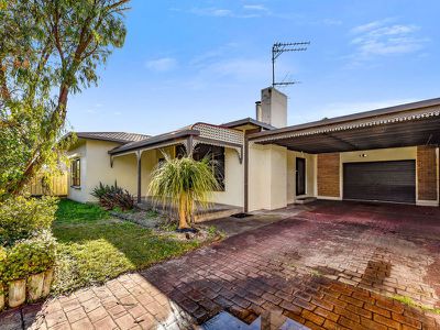25 English Drive, Millicent