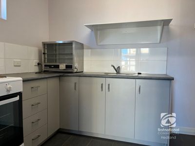 2 / 37 Steel Loop, Wedgefield