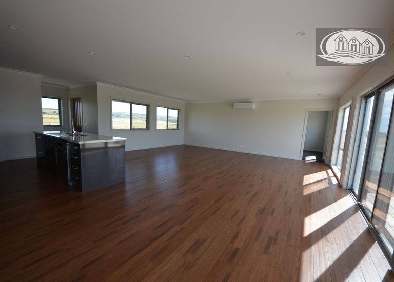 24 Ocean View Drive East, Narrawong