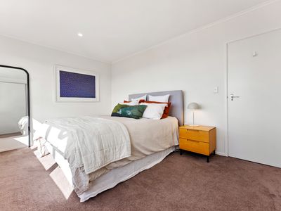 2/2 Seaview Road, Milford