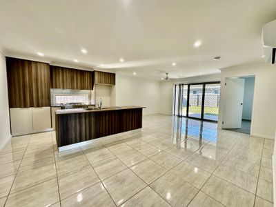 5 Langland Circuit, Walloon