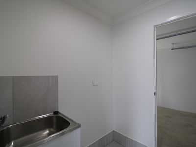 1 / 2 Herald Close, Kallangur