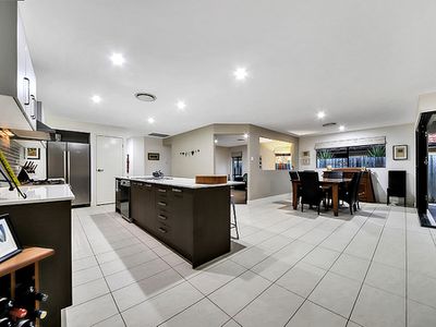 26 Sylvateere Crescent, Wakerley