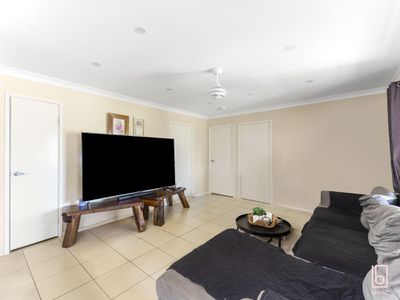 44 Charmian Crescent, Watanobbi