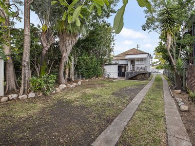 12 Inwood Street, Wooloowin