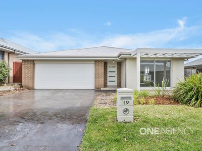 19 Galley Road, Vincentia