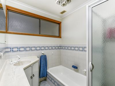 11 Fensom Crescent, Millicent