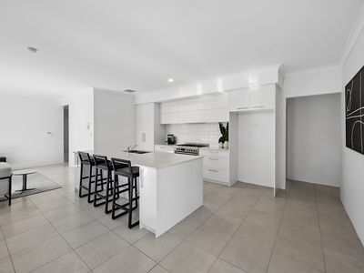 21 Claystone Loop, Piara Waters