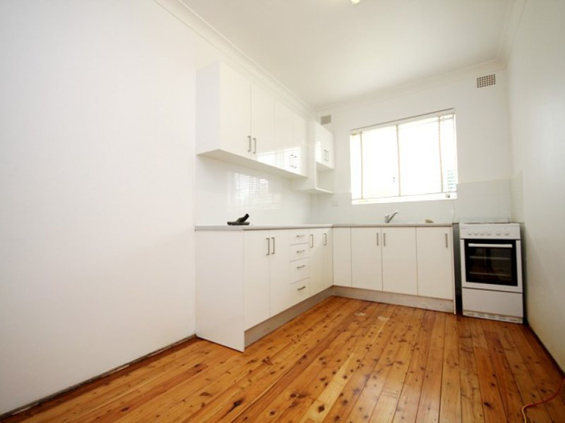 1 / 32 Ernest Street, Lakemba