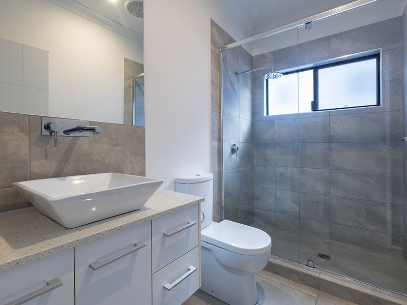 2 / 35 Broadwater Road, Mount Gravatt East