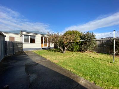 8 Clonard Avenue, Geelong West