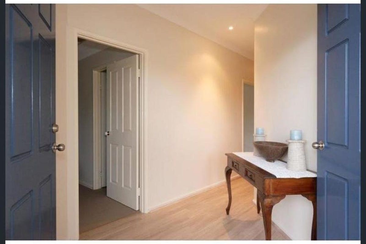 9 Woodside Loop, Beckenham