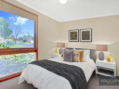 5 / 1 Bayview Crescent , Hoppers Crossing