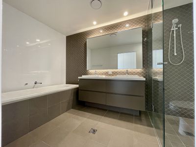 3705 / 21 Scotsman Street, Forest Lodge