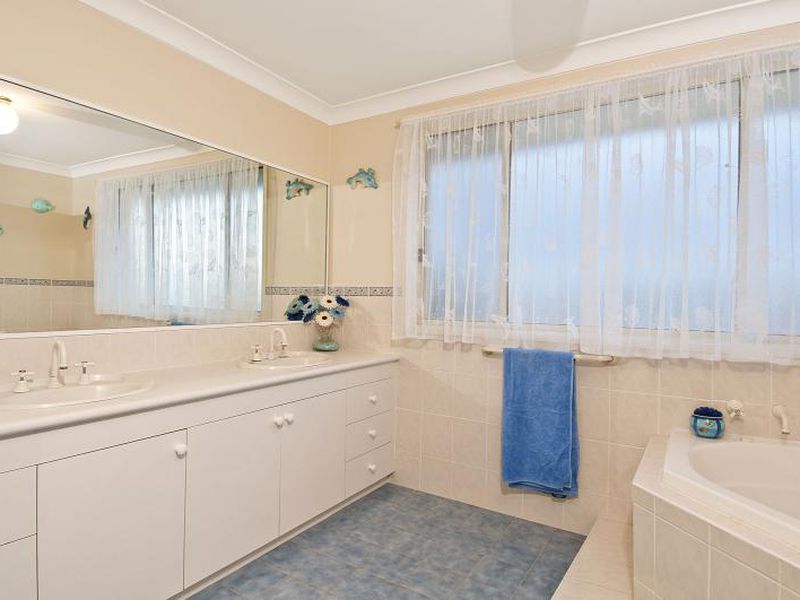 9 John Warren Avenue, Glenwood
