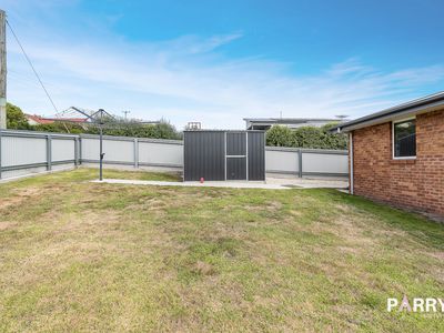 16 Therese Street, Bridport