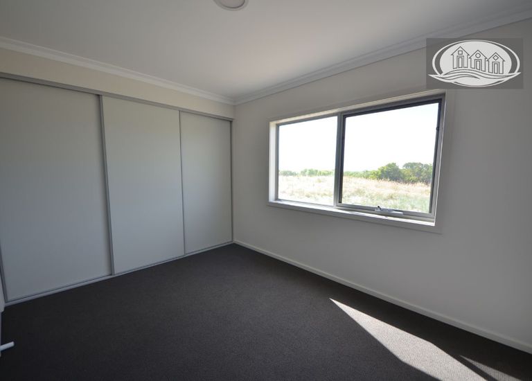 24 Ocean View Drive East, Narrawong