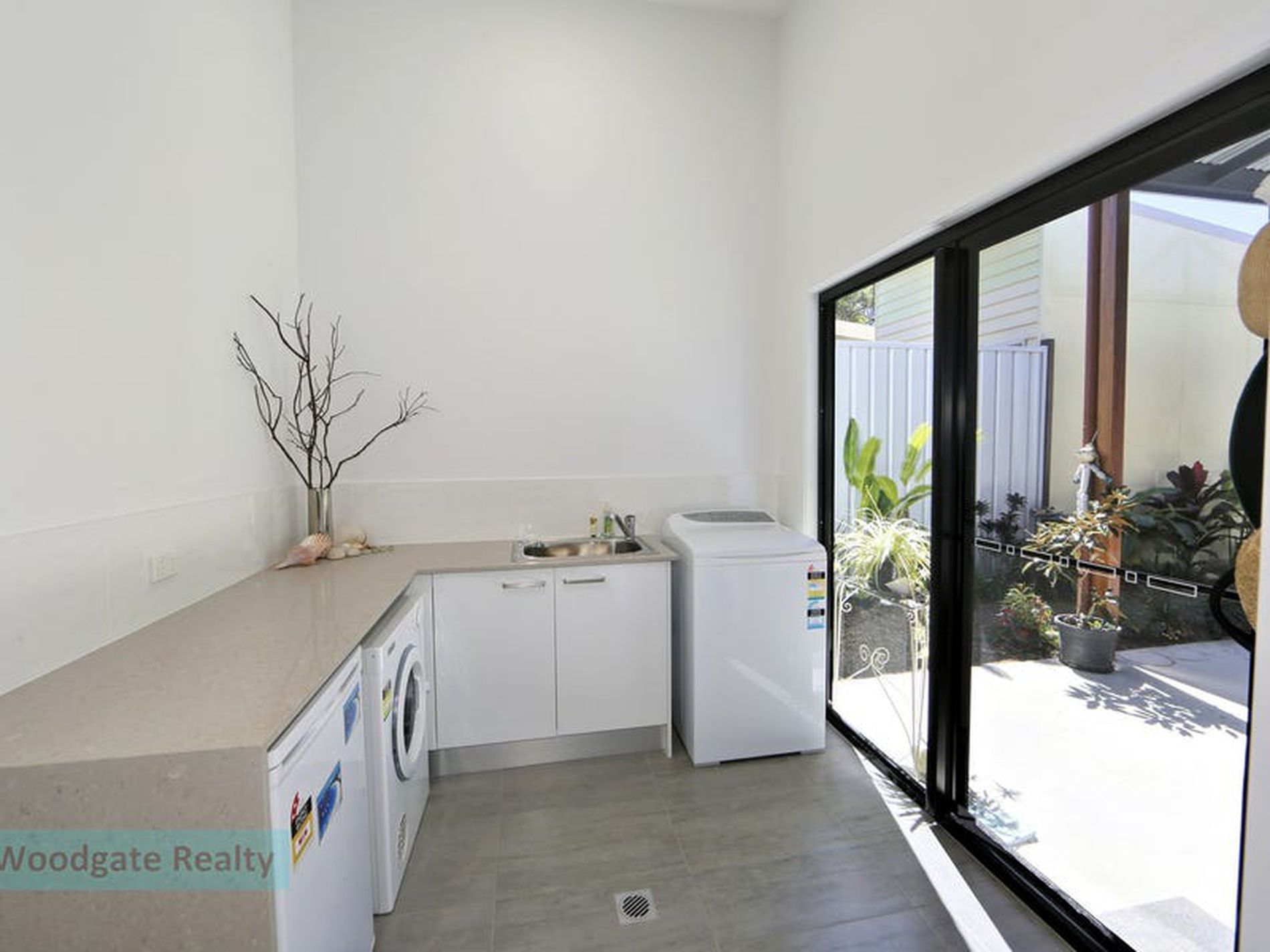 9 Ocean View Dr, Woodgate
