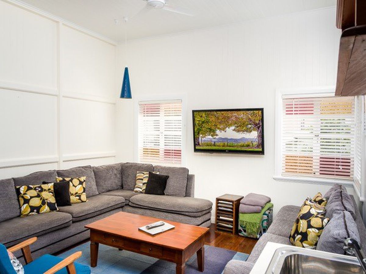 34 HERBERTON ROAD, Atherton