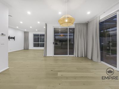 11 Kunlun Crescent, Clyde North