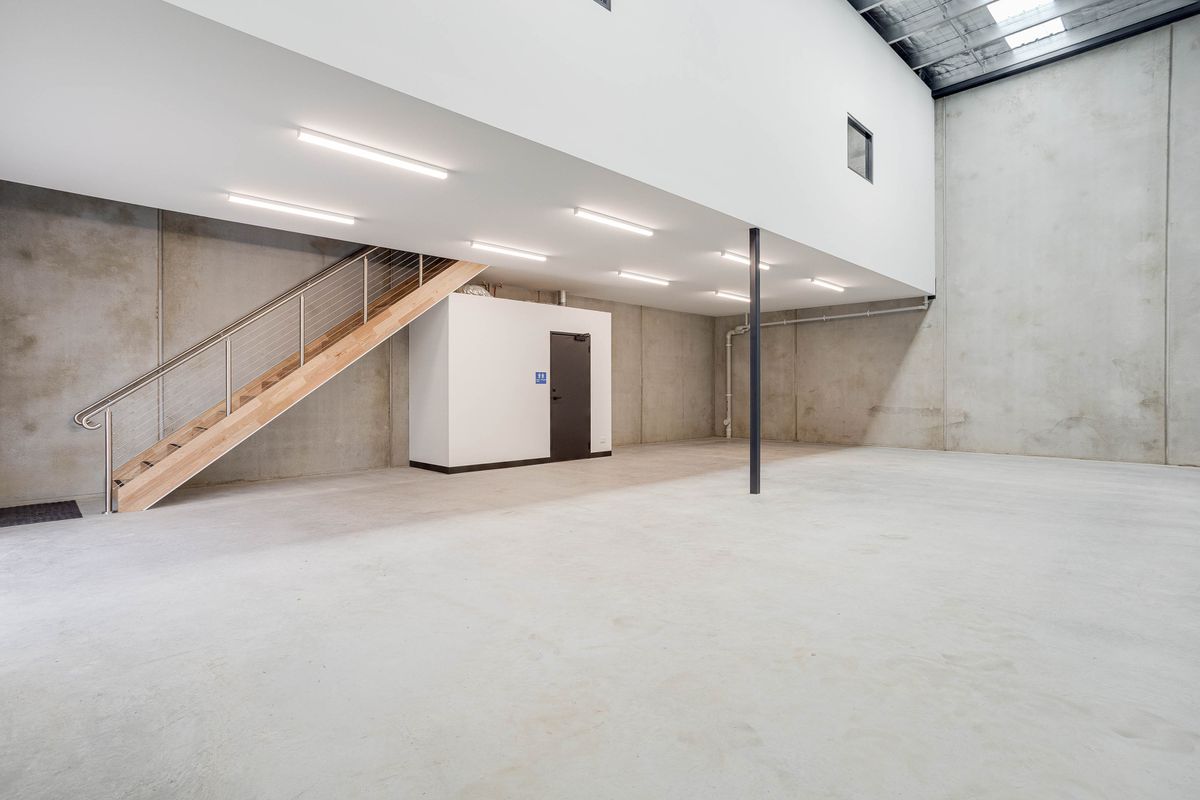 8 & 17 / 144 Hall Street, Spotswood