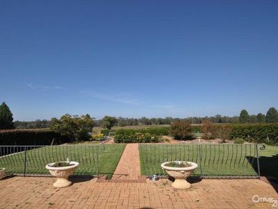 12R Terra Drive, Dubbo