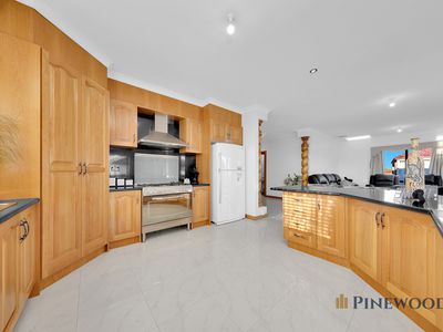 3 Wise Way, Roxburgh Park