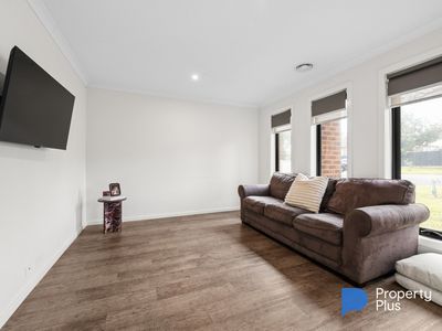 2 Longmore Street, Kangaroo Flat