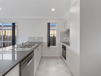 13 Aspen Circuit, Logan Reserve