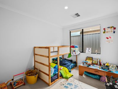 12 Furnell Way, Lakelands