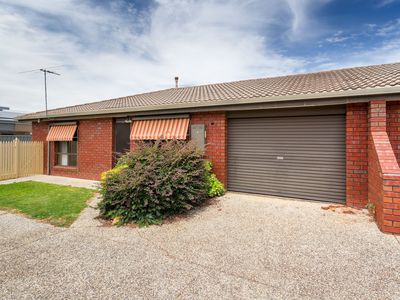 2 / 7 BURNS COURT, Wodonga