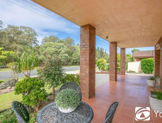 A Must-See Quality Brick Build in Sought-After Location!