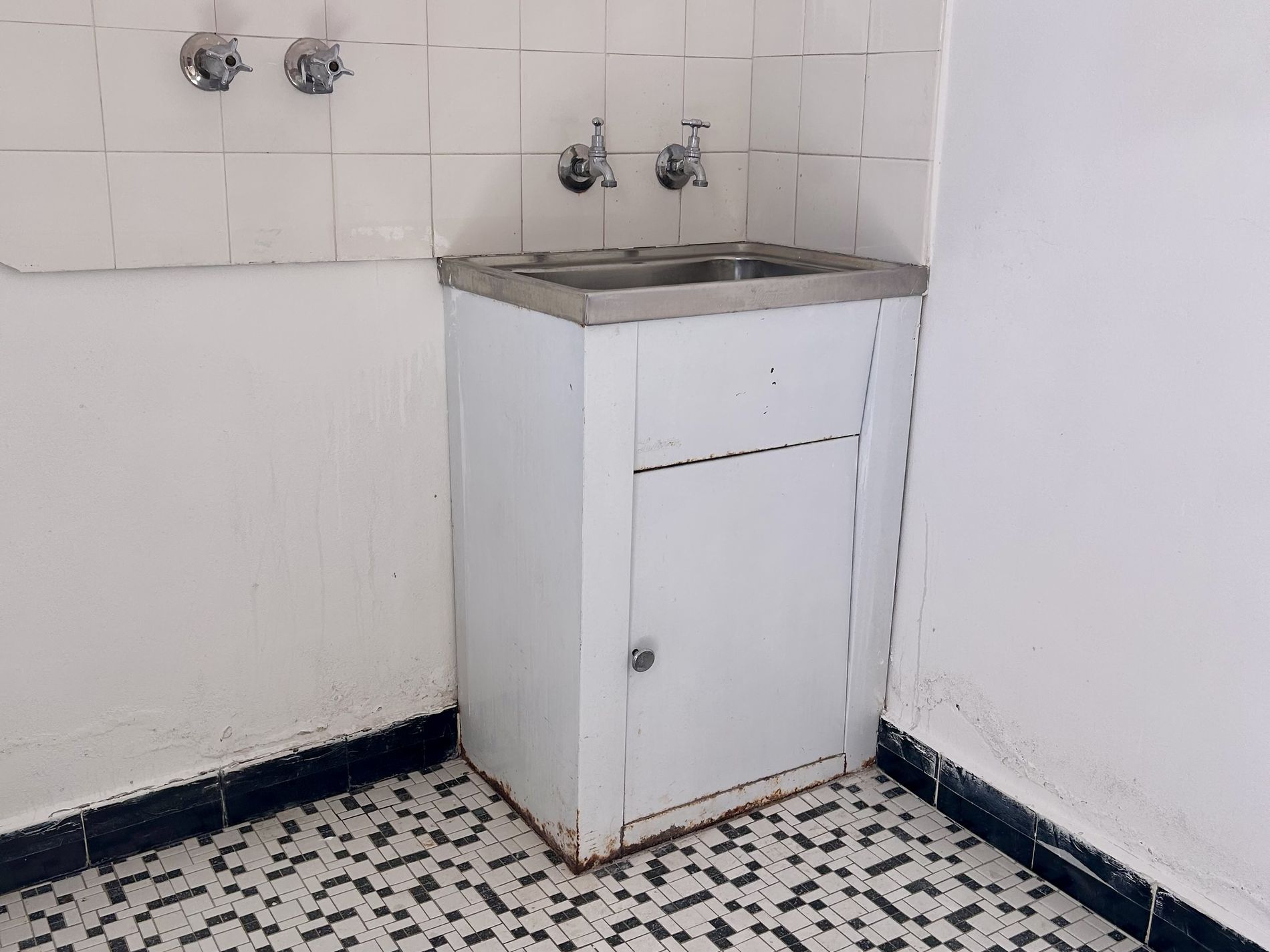 2 / 136 Hoffmans Road, Essendon