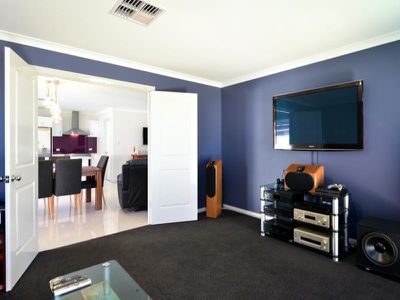 9 Sanders Close, Somerville