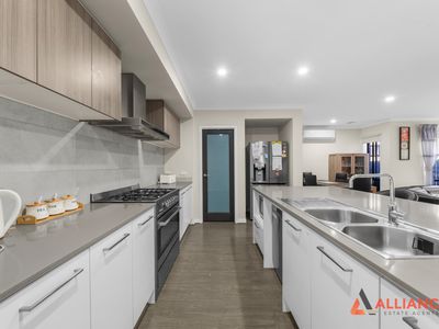 9 Cudgerie Close, Craigieburn