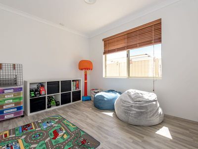 18 Forward Street , Baldivis