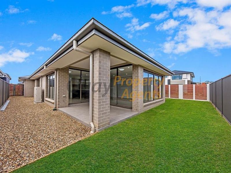 1 Casey Dr, Oran Park