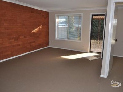 4 / 4 Forrest Crescent, Dubbo