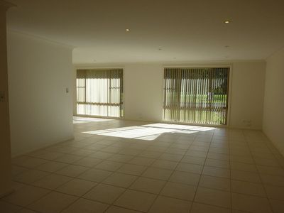 2 / 37 Amanda Crescent, Forster