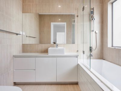 1 / 11 Cooper Ave, Altona North